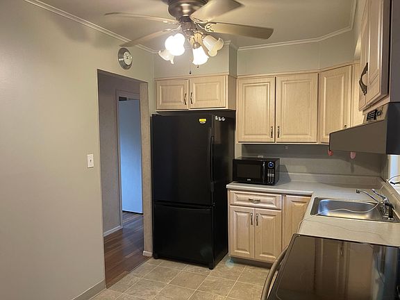5th image of 400 Oaktree Ln