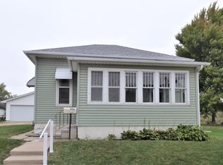 906 State St S, Waseca, MN 56093