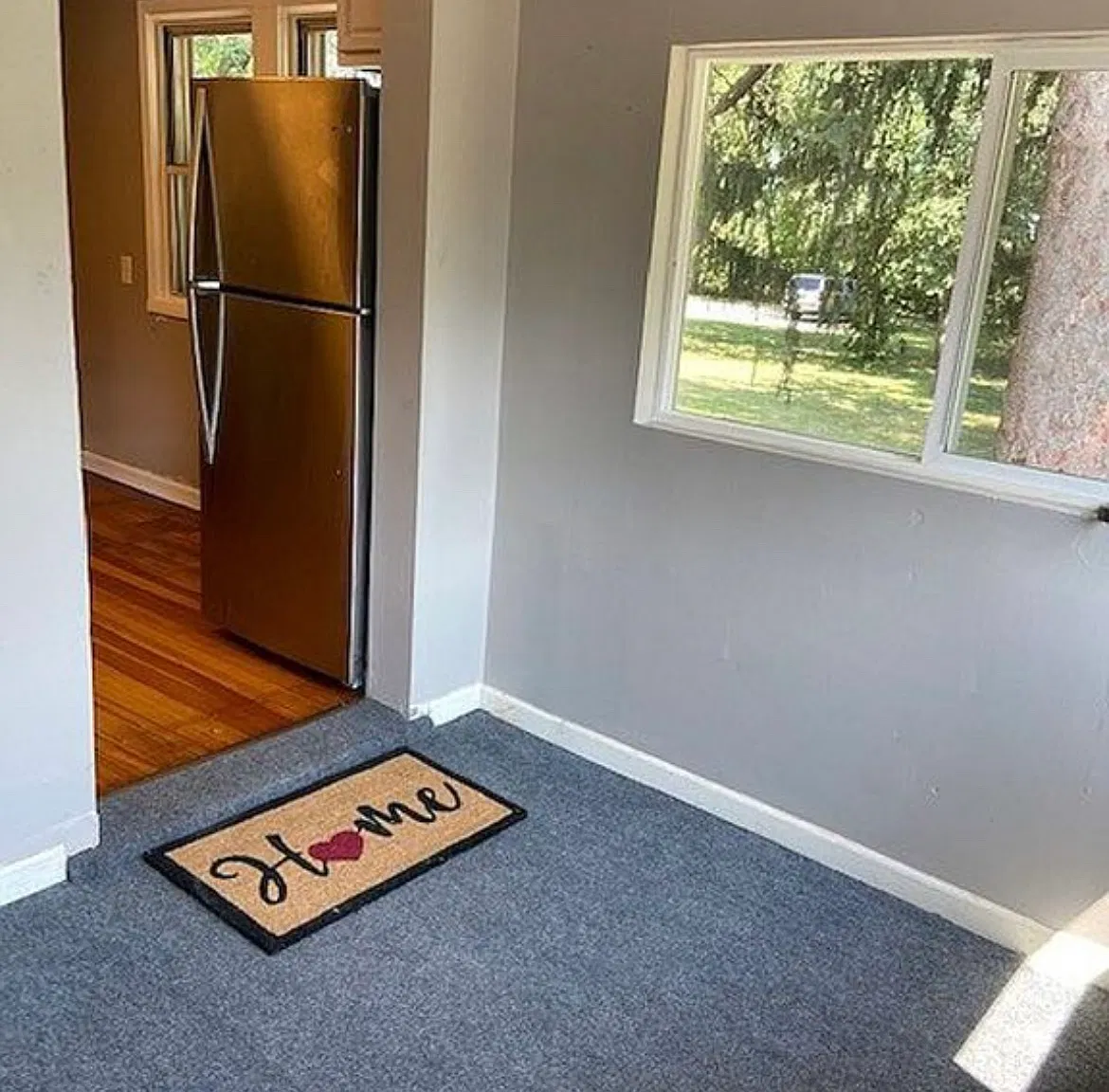 3 bed, 1328 sqft, $1,800 — Photo 2