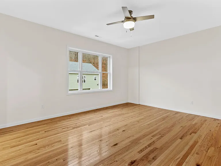 455R Sherman Ave — Photo 9