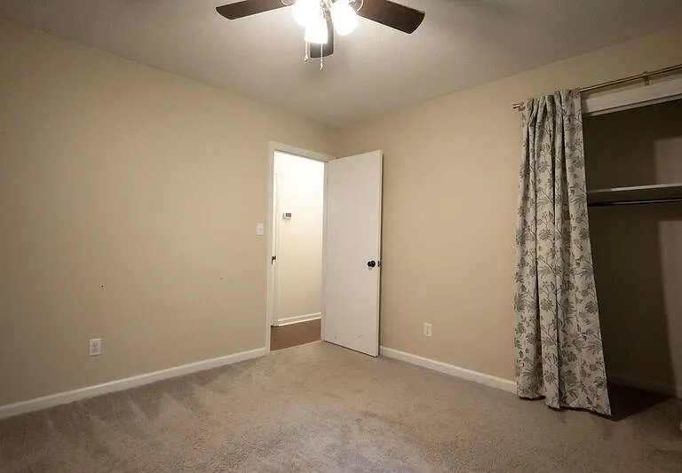 281 Rhodes Dr — Photo 30
