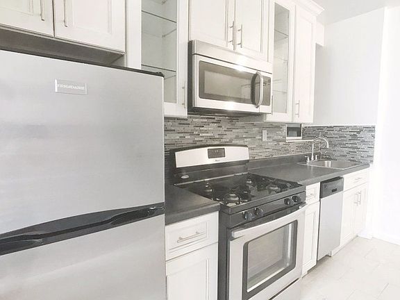 4th image of 311 W 111th St APT 4A