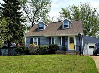 1047 E Grandview Blvd, Erie, PA