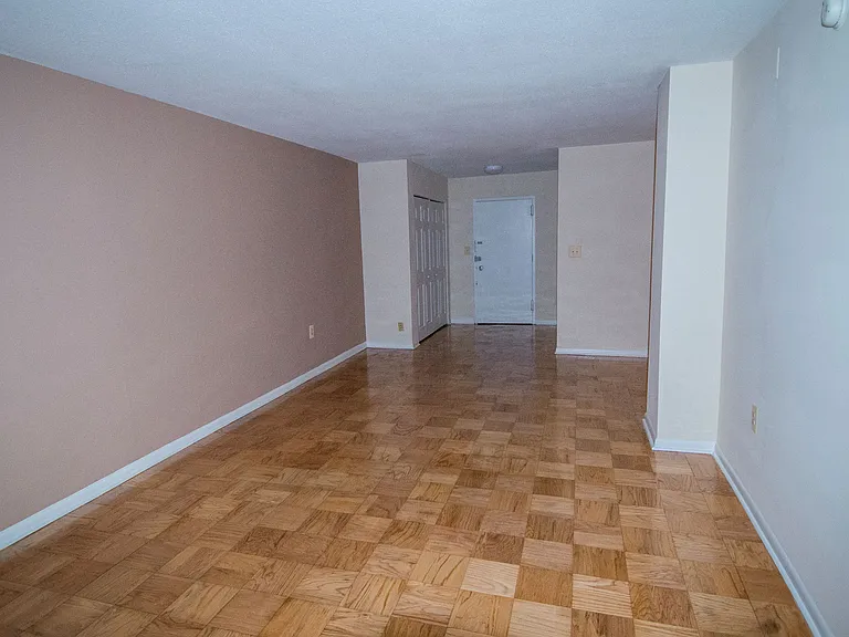 Steward Tower Apartments — Photo 47