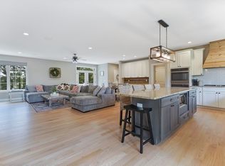 10 Autumn Ridge Rd, Ludlow, MA 01056