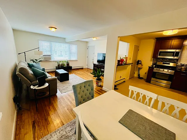 203 Zabriskie St #1 — Photo 8