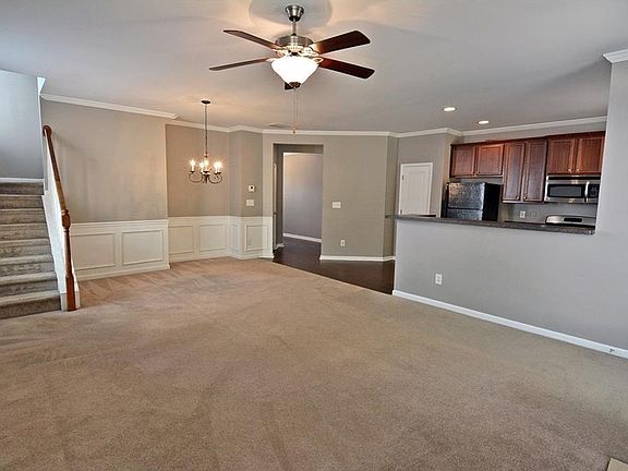 5th image of 711 Justins Place Ln