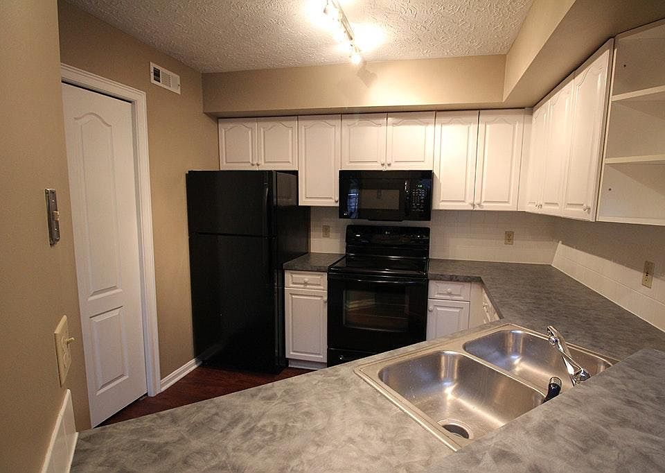 1st image of 332 Village Pointe Dr #332 J