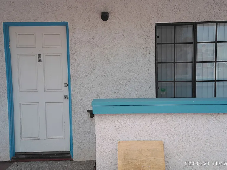 239 Daisy Ave — Photo 2