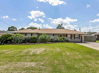 3901 Dunn St, Groves, TX 77619