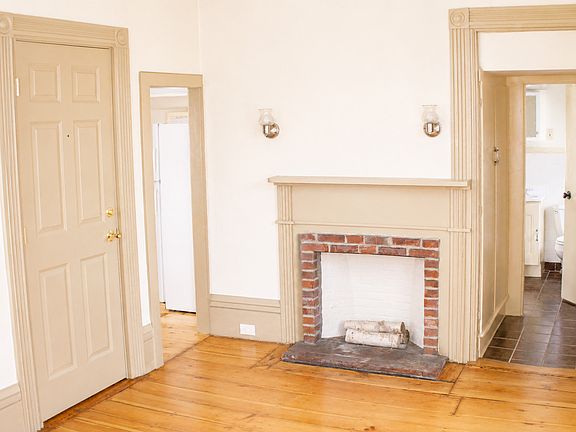 LR looking toward Kitchen (on left) and Bath (right-side)