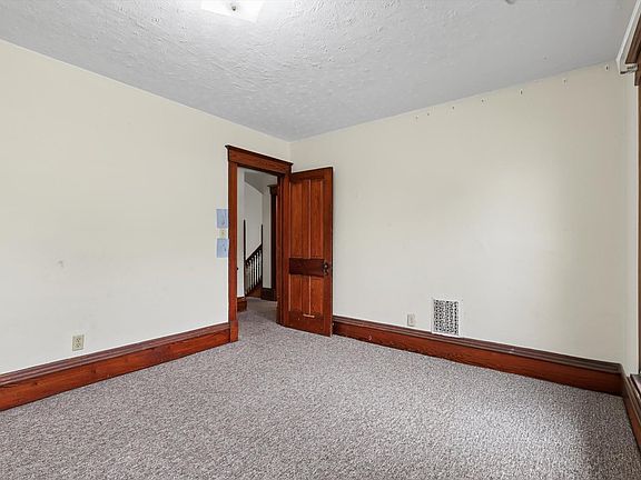 4th image of 311 E Pells St