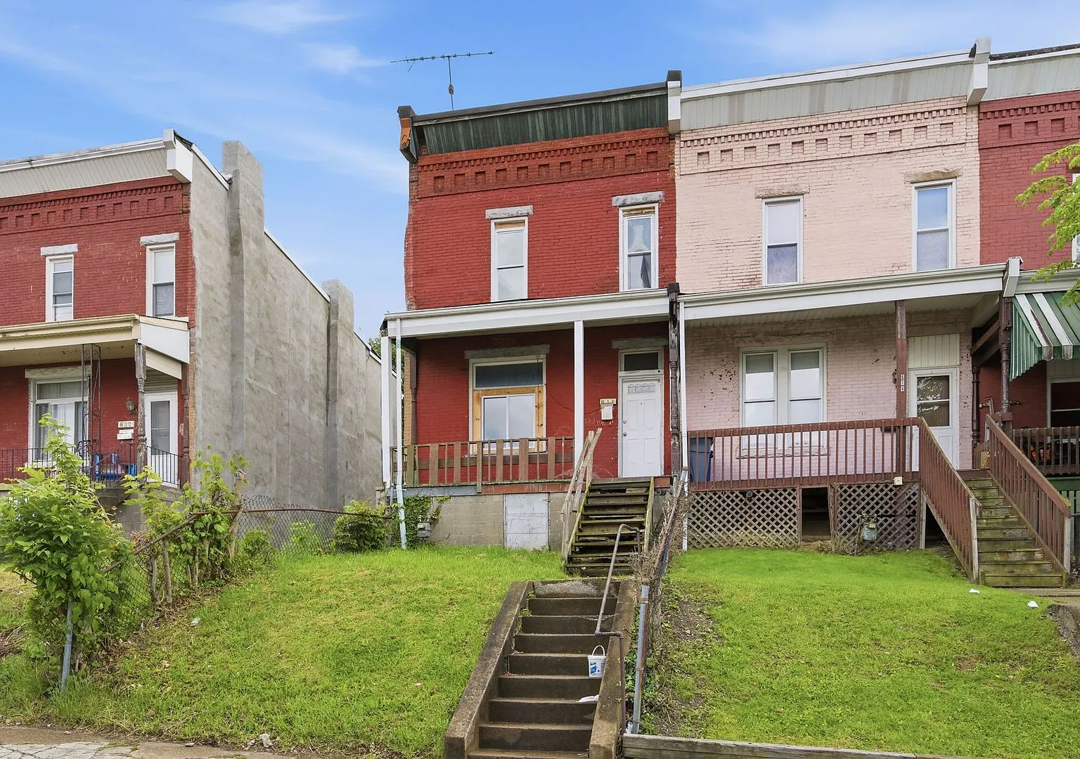 3 bed, 1512 sqft, $1,200 — Photo 1