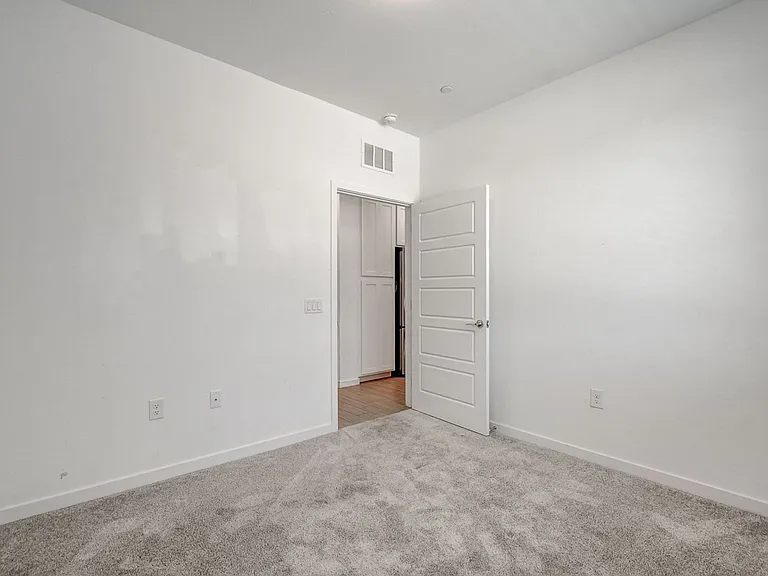 5730 Sky Pointe Dr #190 — Photo 18