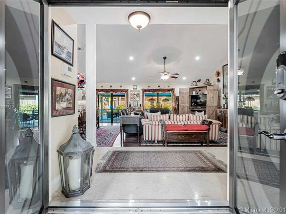 4th image of 1041 NE 200th Ln