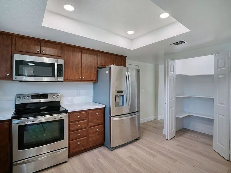 6726 Calvine Rd — Photo 8