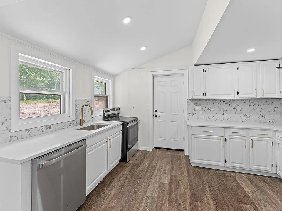 215 Erial Rd