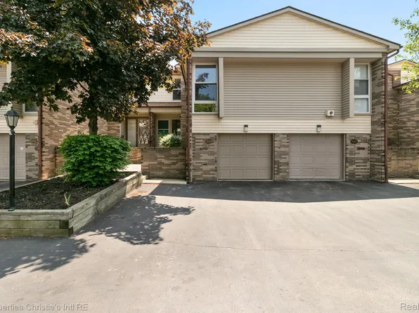 1949 Pembridge Pl, Detroit, MI 48207