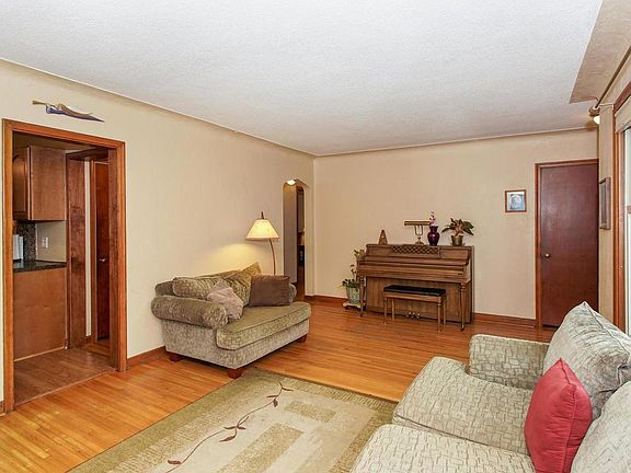 4th image of 596 Gotzian St