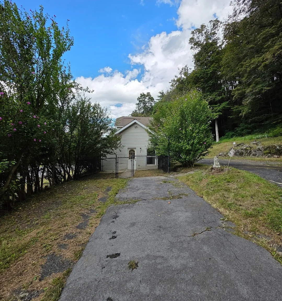 2 bed, 900 sqft, $1,800 — Photo 1
