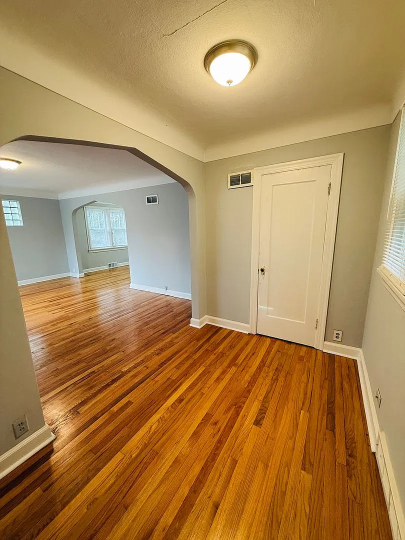 Large 2 bed home for Rent — Photo 3