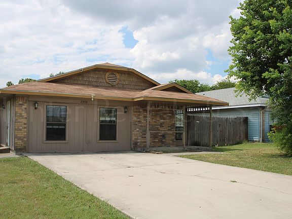 2nd image of 2208 Cimmaron Dr