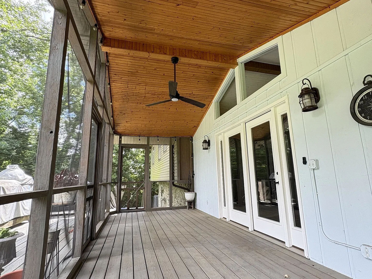4 bed, 3064 sqft, $2,850 — Photo 2