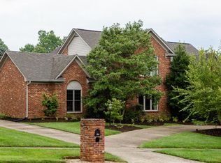 1305 Somerhill Pl, Anchorage, KY 40223
