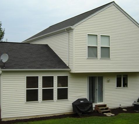 3rd image of 648 Canterbury Ln