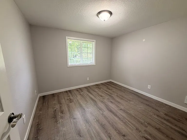 829 Portage St #B — Photo 9