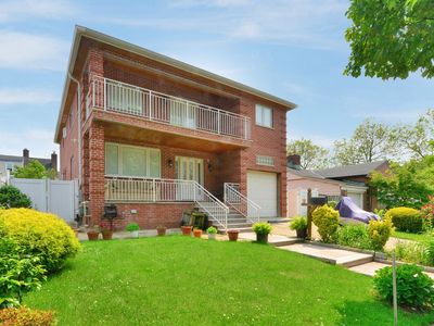 20714 43rd Ave, Bayside, NY, 11361