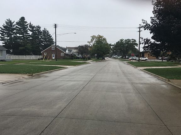 5th image of 26725 Groveland St