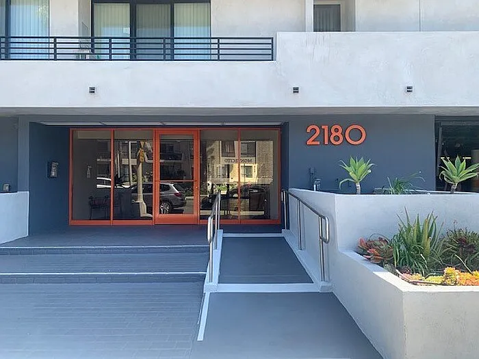 2180 S Beverly Glen Blvd — Photo 11