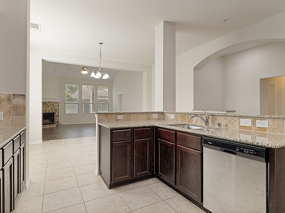 4th image of 5112 Datewood Ln