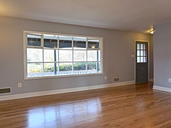 3rd image of 9521 Bonair Dr