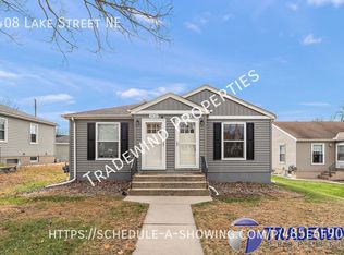 1408 Lake St NE, Hopkins, MN 55343