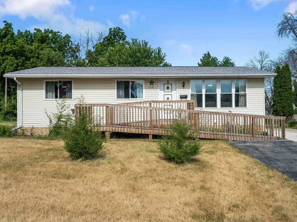 126 7th Ave NE, Oelwein, IA 50662