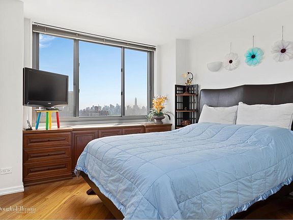 4th image of 2021 Broadway #26F
