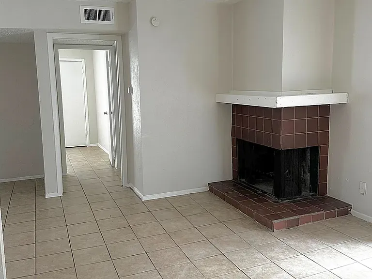 2911 Kendale Drive — Photo 4