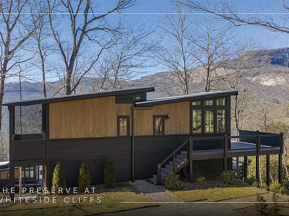 2nd image of 111 Moonstone Loop
