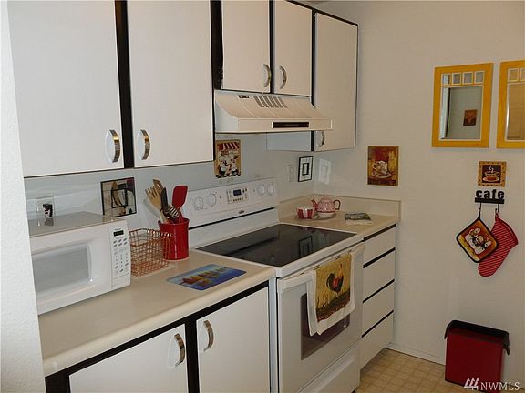 5th image of 4709 176th St SW APT C6