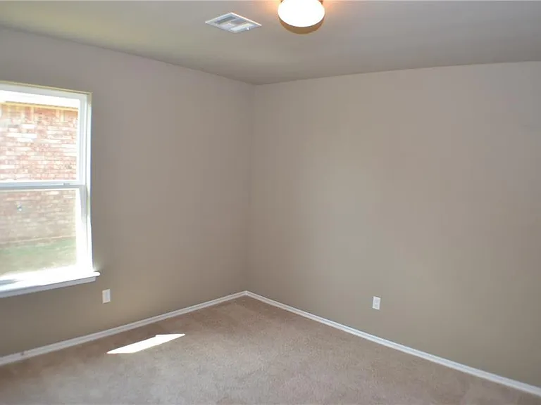 2412 Canyon Creek Dr — Photo 25