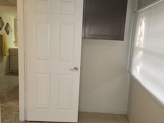4th image of 1124 Amble Ln
