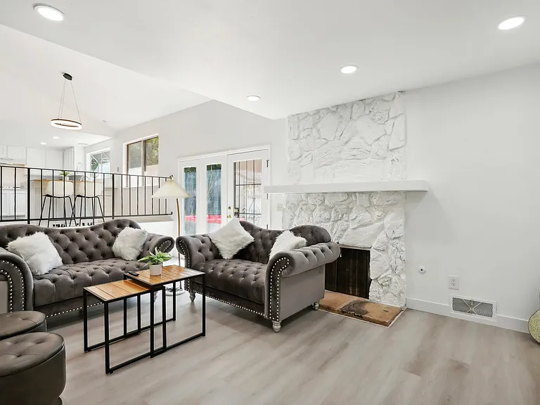 8560 Fern Crest Way — Photo 31