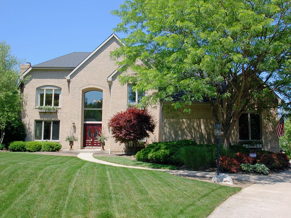 1st image of 322 Whispering Pines Dr