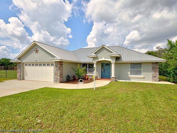 3rd image of 1740 Tayloe Ln