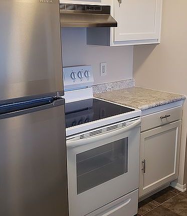 2nd image of 72 Sunnyside Dr #21