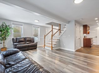 21 River Rd, Weare, NH 03281