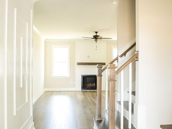 2nd image of 504 Pointe Drive