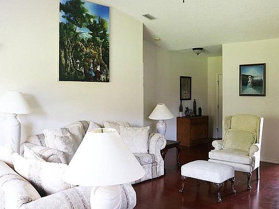 5th image of 26457 Asuncion Dr